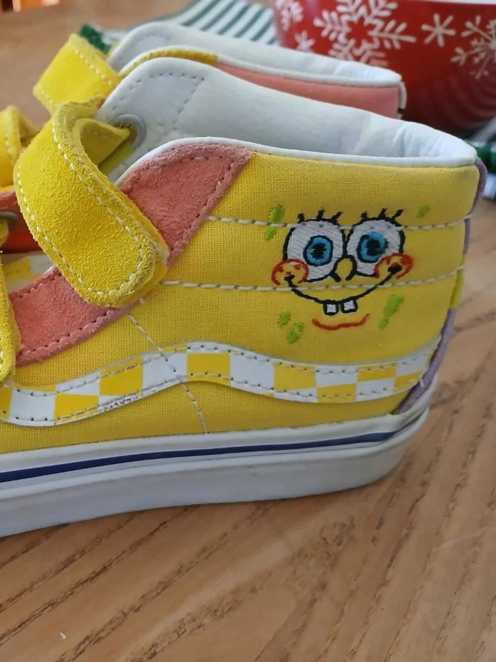 Kids Vans SpongeBob Shoes size 13.5